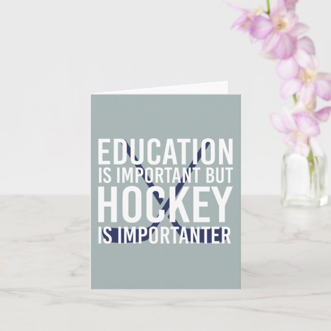Hockey is importanter Funny Hockey gifts Karte (Orchidee)