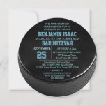 Hockey Puck Round Blue Bar Mitzvah Einladung<br><div class="desc">Diese lässigen,  schicken Einladungen sind perfekt für alle sportlichen Bar Mitzvah-Feste. Jede Textzeile ist vollständig anpassbar,  um genau zu sagen,  was Sie gewollt haben! Finden Sie koordinierende Produkte in der Bar Mitzvah Sports Collection.</div>