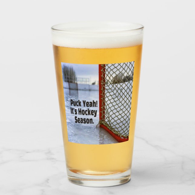Hockey Saison Ice Cold Funny Spaß Puck Glas (Vorne (Gefüllt))