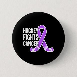 Hockeyspieler kämpfen mit violettem Band gegen Kre Button