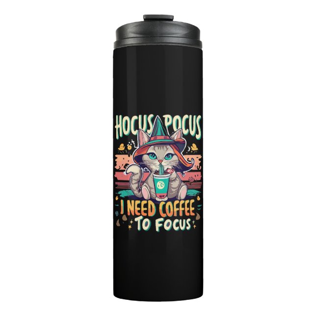 Hocus Focus - Ich brauche Kaffee, um mich zu konze Thermosbecher (Vorderseite)