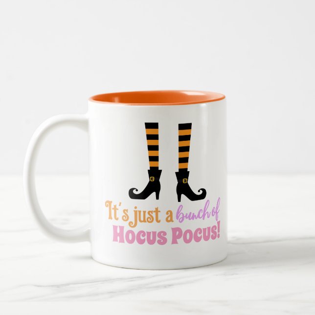 Hocus Pocus Modernes Halloween Orange Lila Zitat Zweifarbige Tasse (Links)