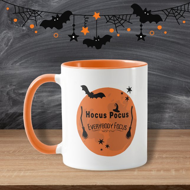 Hocus Pocus Orange Halloween Moon Teacher Tasse (Von Creator hochgeladen)