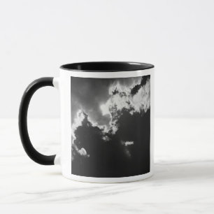 Hoffnung in der silbernen Wolkendecke. Tasse