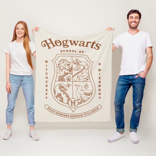 HOGWARTS™ School of Witchcraft and Wizardry Crest Fleecedecke (Beispiel)
