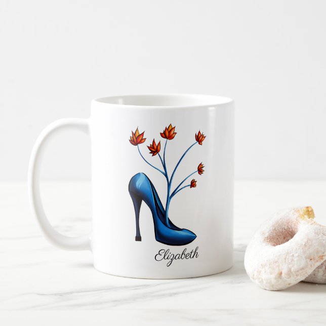 Hohe Fersen-Schuh-und Kaffeetasse (Mit Donut)