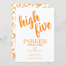 Hohe fünfte Geburtstagsfeier