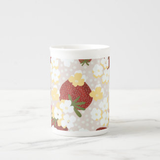 Hohe Wild-Erdbeer-Blumen-Tasse Prozellantasse