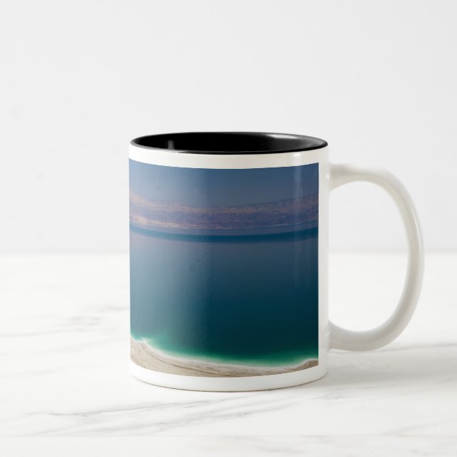 Höhere Sicht auf das Tote Meer Zweifarbige Tasse (Rechts)