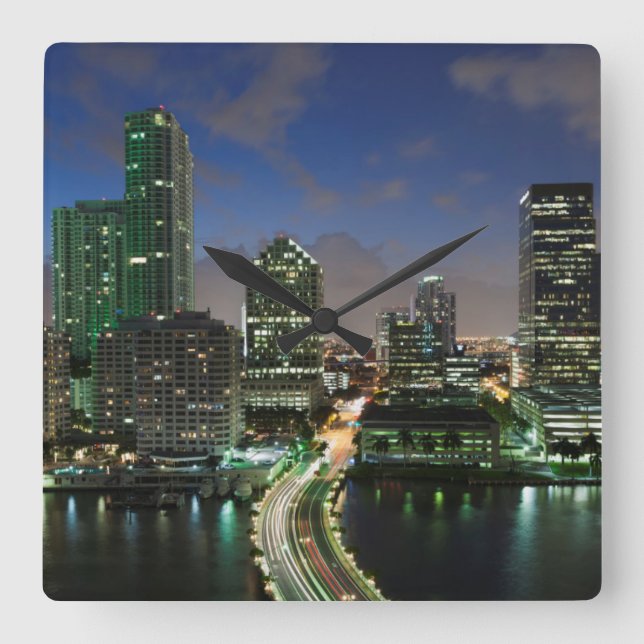 Höhere Skyline Quadratische Wanduhr (Vorderseite)