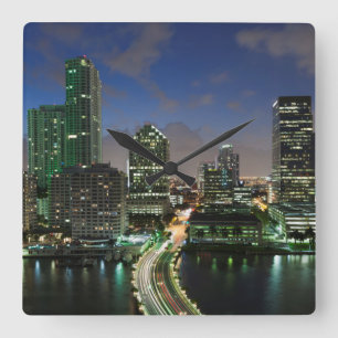 Höhere Skyline Quadratische Wanduhr