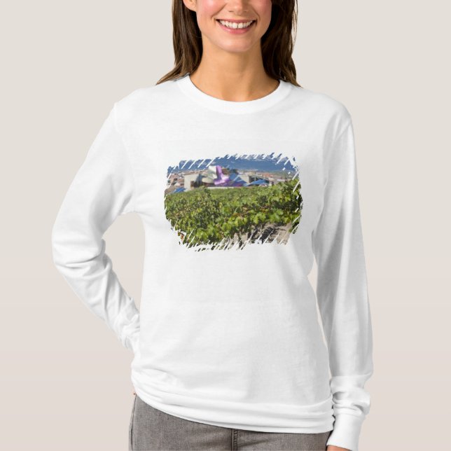 Höhere Stadtsicht und Hotel Marques de Riscal T-Shirt (Vorderseite)