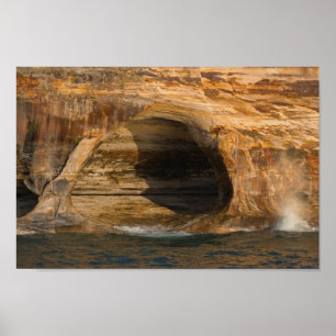 Höhle am Lakeshore, Pictured Rocks, Michigan Poster