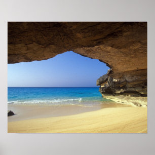 Höhle in der französischen Bucht, San Salvador Isl Poster