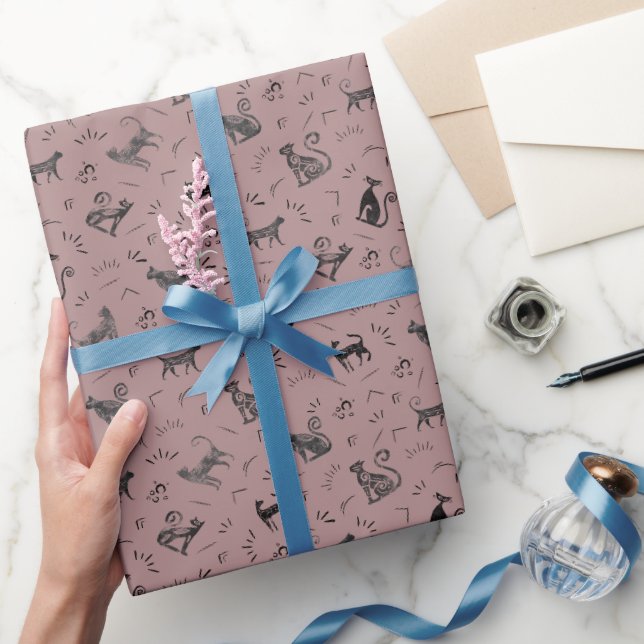 Höhlenkunstkatzen auf staubgrauem Rosa Geschenkpapier (Schenken)