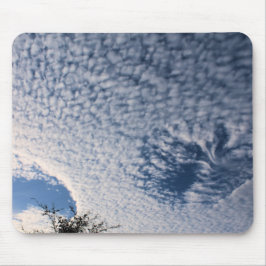 Holey Wolken bei Sonnenaufgang Mousepad