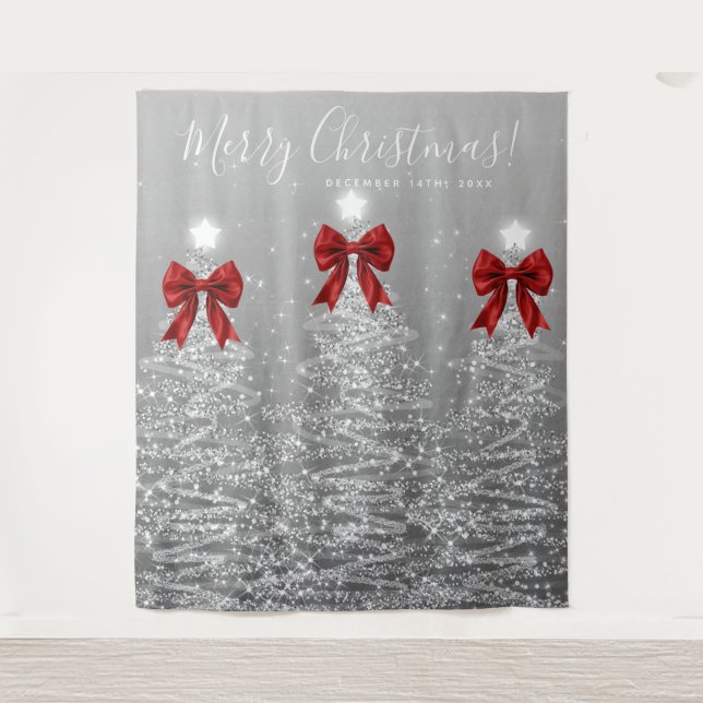 Holiday Backdrop Silver Christmas Trees Red Bows Wandteppich (Vorderseite)