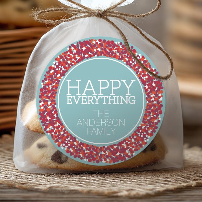 Holiday Berry Wreath mit Happy Everything Runder Aufkleber (Happy Everything Sticker - Customize with your family name)