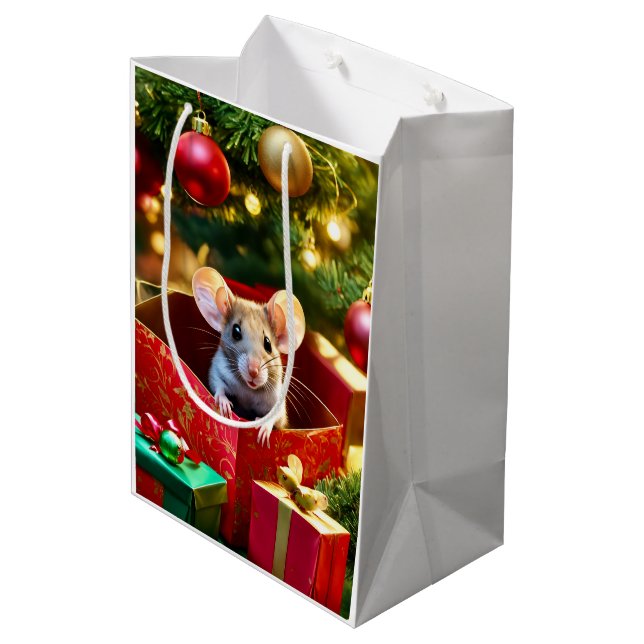 Holiday Blessings Mouse Christmas Gift Bags Mittlere Geschenktüte (Rückseite Schrägansicht)