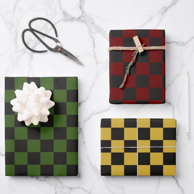 Holiday Dark Green Burgundy Gold Checkered Geschenkpapier Set (Vorderseite)