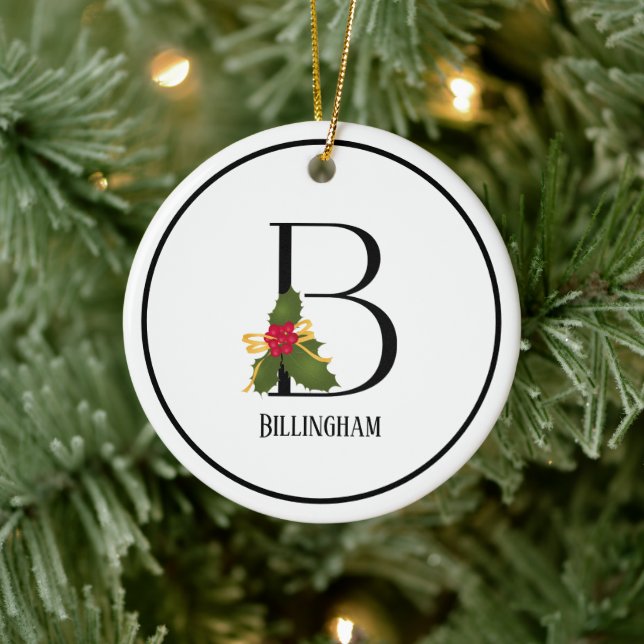 Holiday Holly Monogram Letter B Personalisiert Keramik Ornament (Baum)