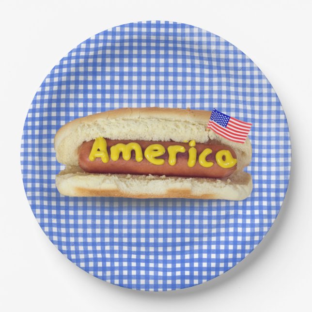Holiday Hot Dog auf Gingham Pappteller (Vorderseite)