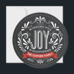 HOLIDAY JOY ROUND CHALKBOARD FOTOKARTE FEIERTAGSKARTE<br><div class="desc">WÜNSCHEN SIE SICH: Helle und fröhliche kalkförmige Weihnachtsschalkpappe mit Retro-Banner, Vintager Schwarz-Weiß-Typografie und extravaganten Wirbel. Personalisieren Sie diese dekorative Foto Grußkarte mit Ihrem Familiennamen. Fügen Sie Ihr Lieblings-Familienbild hinzu und passen Sie den Text an. Zeitgenössische, klassische, moderne und stilvolle Art und Weise zu schicken angesagte fröhliche Winterurlaub Grüße an alle...</div>