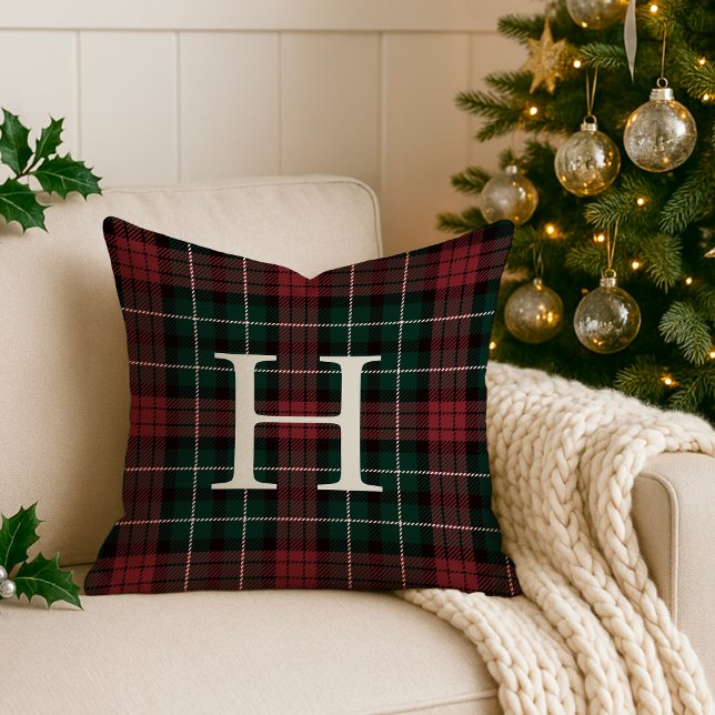 Holiday Tartan Monogram Kissen (Von Creator hochgeladen)