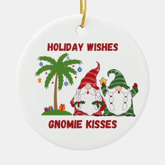 Holiday Wishes, Gnomie Kisses with 2 Gnomes on a Keramik Ornament (Vorne)
