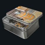 Holland Gewürz Alte Lagerhalle Holztrappe Puzzle<br><div class="desc">Dieses entspannende Puzzle mit diesem Foto aus traditionellem Holzfass vor einem Holzlager für Gewürze wird Ihnen gefallen. Besuchen Sie die berühmten Holzwindmühlen des Freilichtmuseums Zaanse Schans, wenn Sie im Urlaub oder im Urlaub in Holland sind. Dieses Foto stammt aus dem Gewürzlager Indie's Welvaren. Riechen Sie die exotischen Gewürze und träumen...</div>