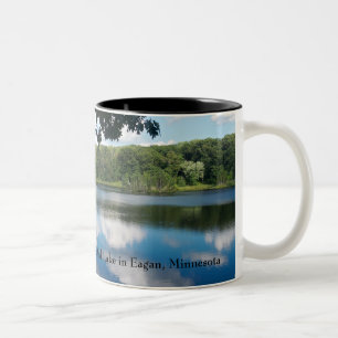 Holland Lake Landschaftlich in Eagan Zweifarbige Tasse