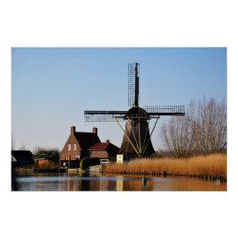 Hollandse Molen aan de waterkant. Poster