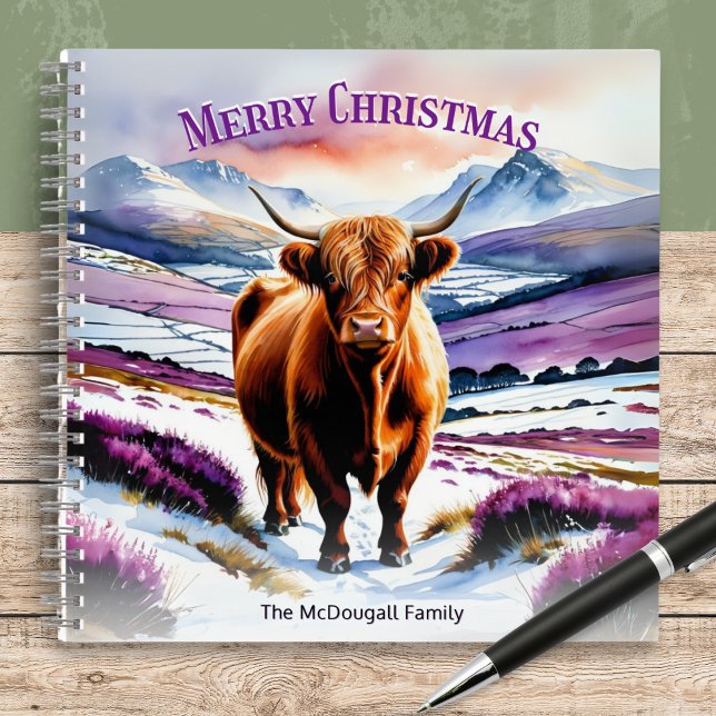 Höllenkuh im Schnee Wasserfarbe Gewohnte Weihnacht Notizbuch (A stylish Christmas notebook with illustration of a Highland cow in Scotland with heather and snow)
