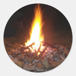 Holliday Camp Fire Runder Aufkleber