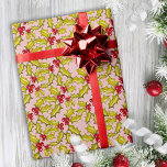 Holly and Berries on Pink Festive Whimsy Christmas Geschenkpapier<br><div class="desc">Dieses festliche Retro-Design besticht durch handgezeichnete Heilige und Beeren in sanftem Rosa für dieses gemütliche,  traditionelle Gefühl mit einem Hauch von Launen. Originelle Kunst von Malissa Melrose.</div>
