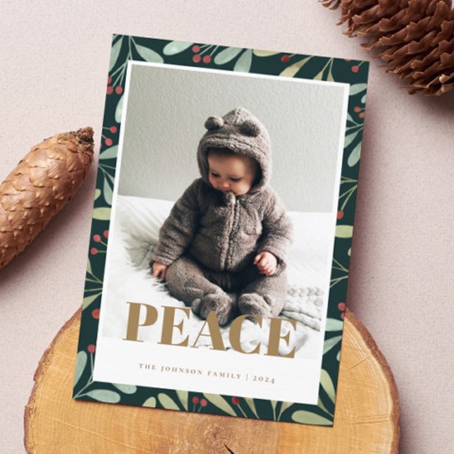 Holly Berry Green Gold Peace Christmas Foto Card Einladung (Von Creator hochgeladen)