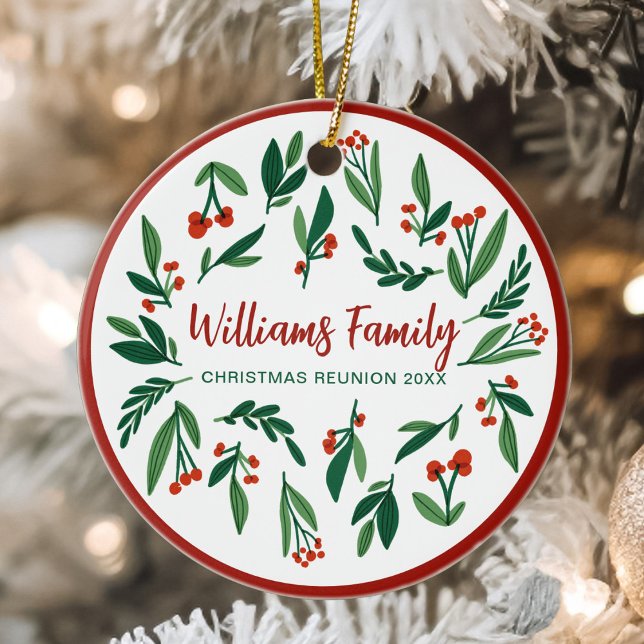Holly Berry Personalisiert Family Wiedersehen Weih Keramik Ornament (Von Creator hochgeladen)