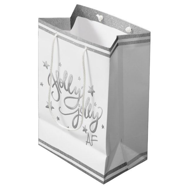 Holly Jolly AF | Shiny Silver Imitats Foil Script Mittlere Geschenktüte (Vorderseite Schrägansicht)