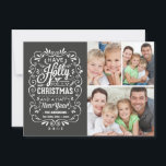 Holly Jolly Christmas Chalkboard Foto Collage Feiertagskarte<br><div class="desc">Festliche und extravagante Kreidekunst Weihnachten Feiertag Grußbild Vorlage auf trendigen Flachkarten. Fröhliche Kalkpappentypografie mit Retromix aus handgeschriebenen Stilen, mit Wirblem Rahmen, Winterfolien und Heiligenbeeren dekoriert. Fügen Sie Ihr Lieblings-Ferien Familie Foto und anpassen Sie den Text. Moderner Weg, um glückliche Winterurlaub Grüße an alle Ihre Freunde und Lieben mit eleganten rustikalen...</div>