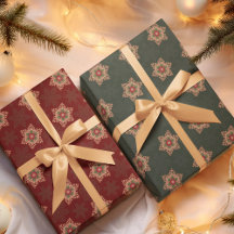 Holly Star Wrapping Paper 2 Green und 1 Red Pieces