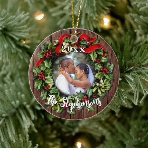 Holly Wreath First Christmas Couple Wedding Foto Keramik Ornament