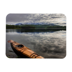 Holz-Kajak am Ufer des Beaver Lake Magnet