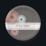 Holz   Spitze-inspirierte Blumenbaby-Dusche Pappteller<br><div class="desc">Der Babyduschen-Papier-Teller,  der eine Illustration des Pfirsiches und der blauen Blumen mit Spitze und Holz kennzeichnet,  inspirierte Details.  Text sagt,  dass "es ist ein Mädchen"</div>