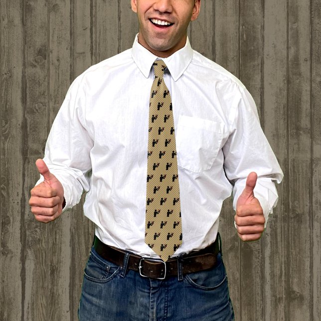 Holzarbeiter / DIY / Handyman mit Hammer auf gestr Krawatte (Von Creator hochgeladen)