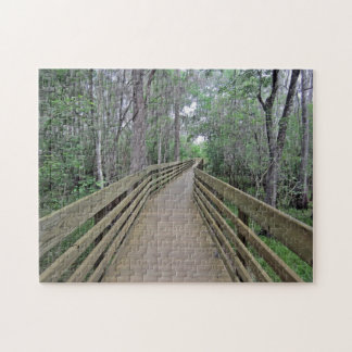 Holzbohlenweg durch den Wald Fotografie auf einem Puzzle