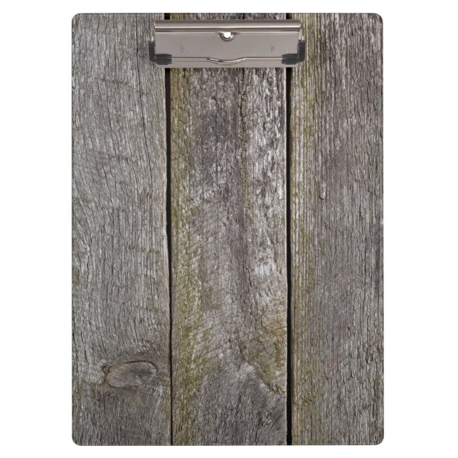 Hölzerner Hintergrund. Alte Klemmbrett (Vorderseite)