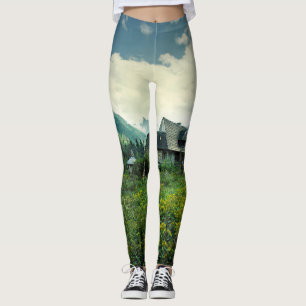 Holzhaus, Berglandschaft. Leggings