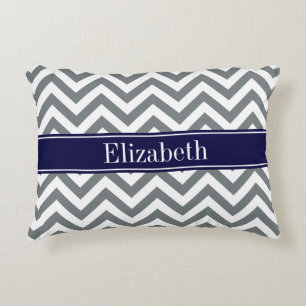 Holzkohlegrau Lg Chevron Marineblau Namensmonogram Zierkissen
