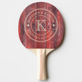 Holzplanken mit Monogramm für Hochzeit im Landhaus Tischtennis Schläger