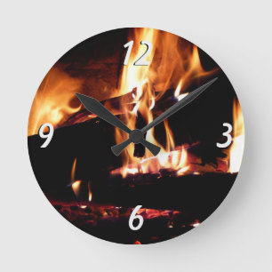 Holzscheite im Kamin Warme Feuer Fotografie Runde Wanduhr
